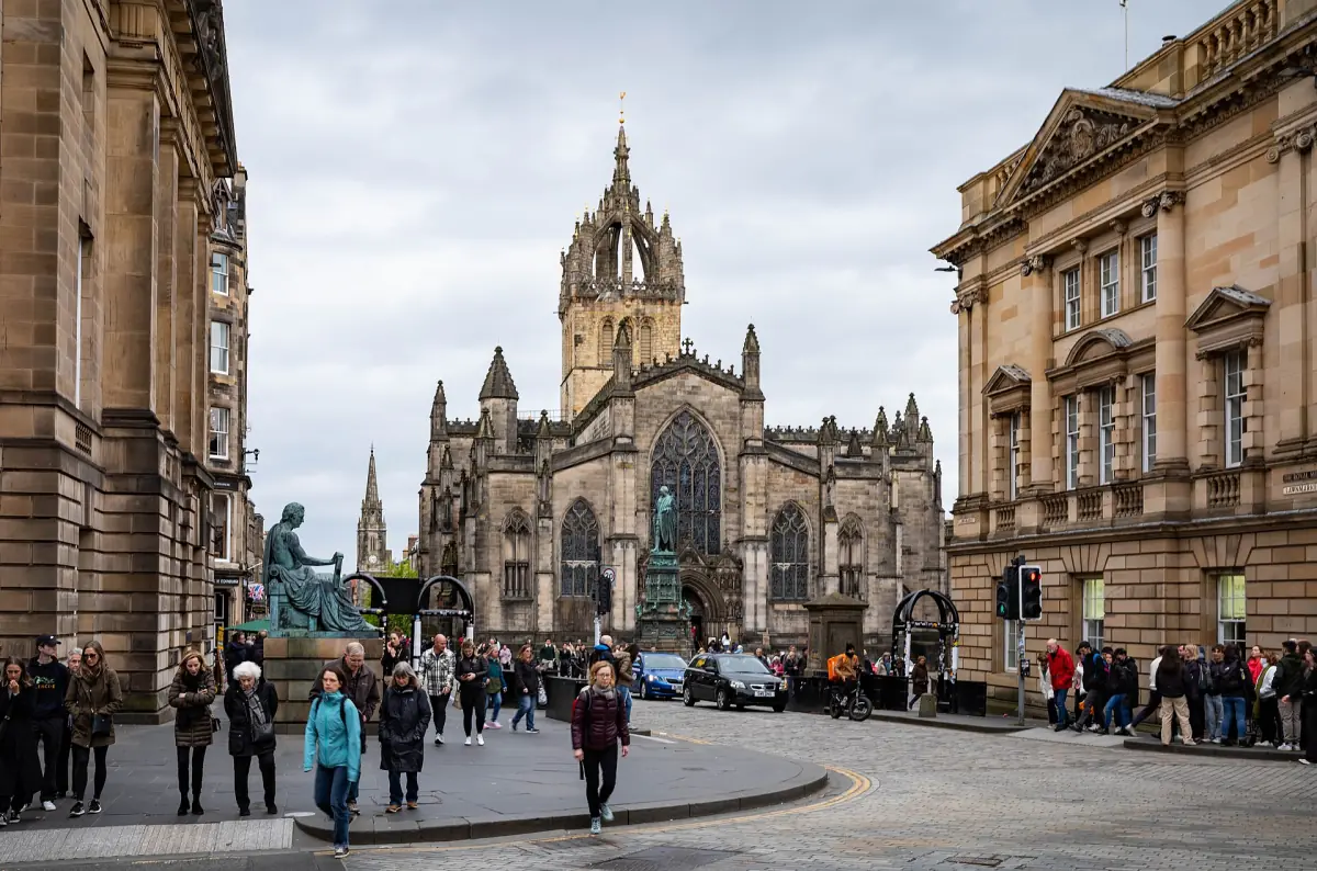 The Royal Mile with St Giles' Cathedral