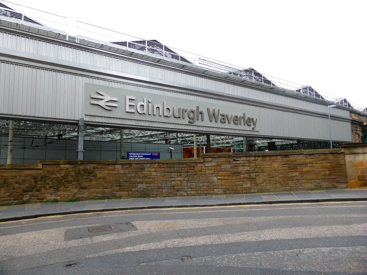 The entrance of Edinburgh Waverley